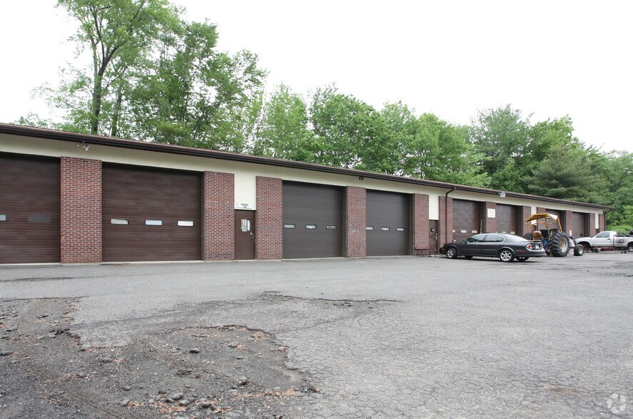 Primary Photo Of 518 Burnham St, South Windsor Service For Lease