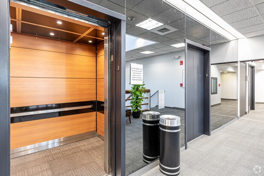 More Photos Of 125 Eugene O'Neill Dr, New London Office For Lease