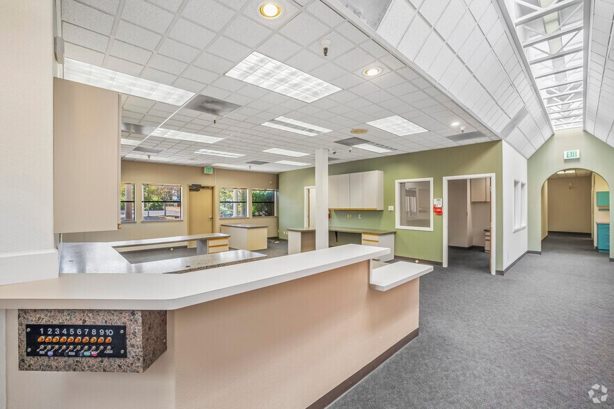 More Photos Of 3111 Professional Dr, Auburn Medical For Sale