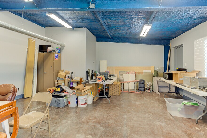 More Photos Of 9425 Schoenthal Rd, New Braunfels Warehouse For Sale