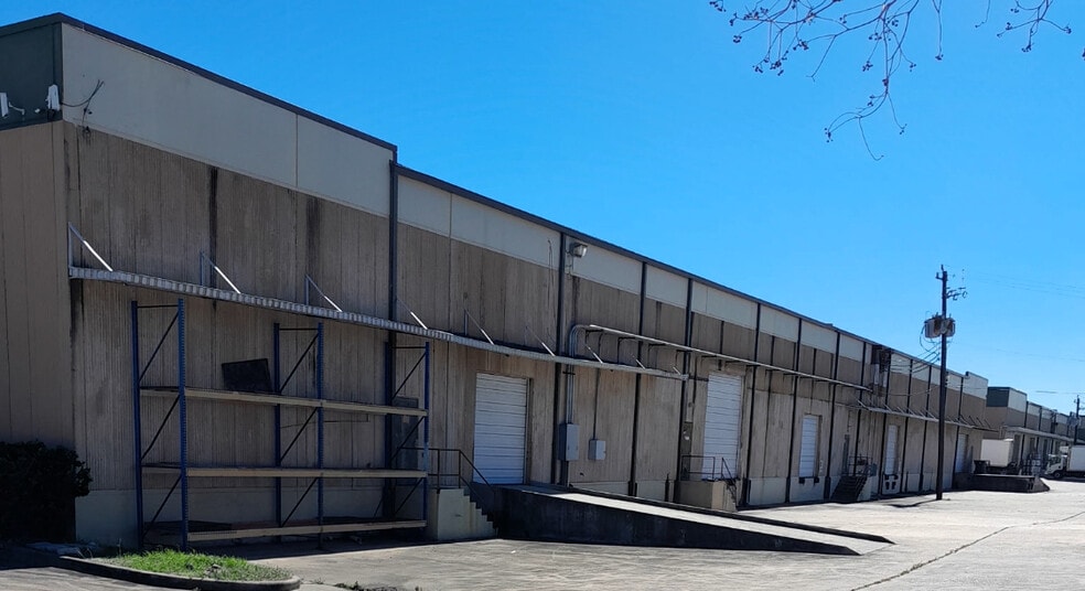 More Photos Of 1751-1765 Stebbins Dr, Houston Truck Terminal For Lease