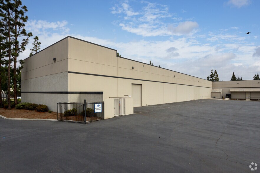 More Photos Of 150-152 W Walnut St, Gardena Unknown For Lease