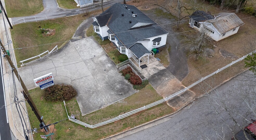 Primary Photo Of 2001 Wesley Chapel Rd, Decatur Office For Sale