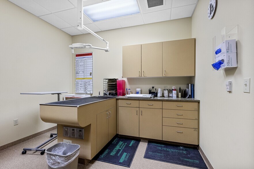 More Photos Of 4706 New Horizons Blvd, Appleton Medical For Sale