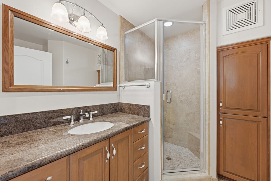 More Photos Of 4652 Cass St, San Diego Office Residential For Sale