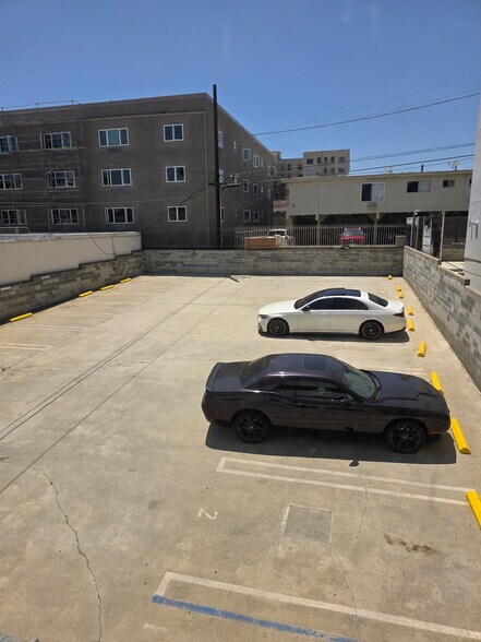 More Photos Of 1711 Winona Blvd, Los Angeles Loft Creative Space For Lease