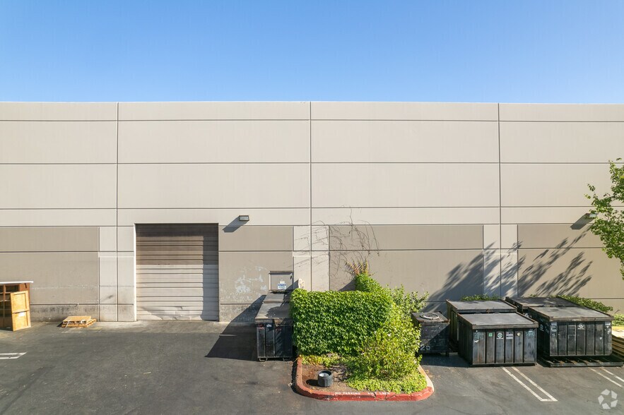 More Photos Of 30222 Esperanza, Rancho Santa Margarita Warehouse For Lease