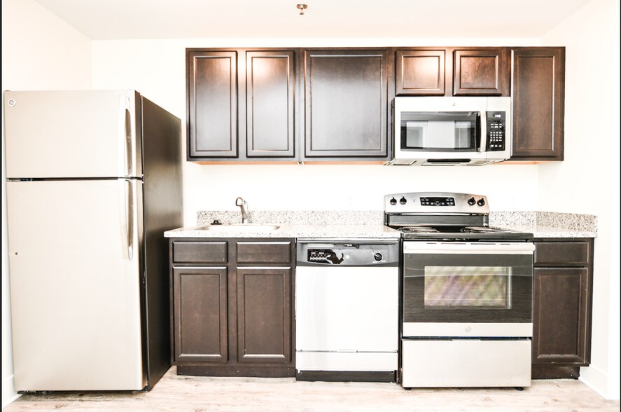More Photos Of 615 Ferry St, Lafayette Apartments For Sale