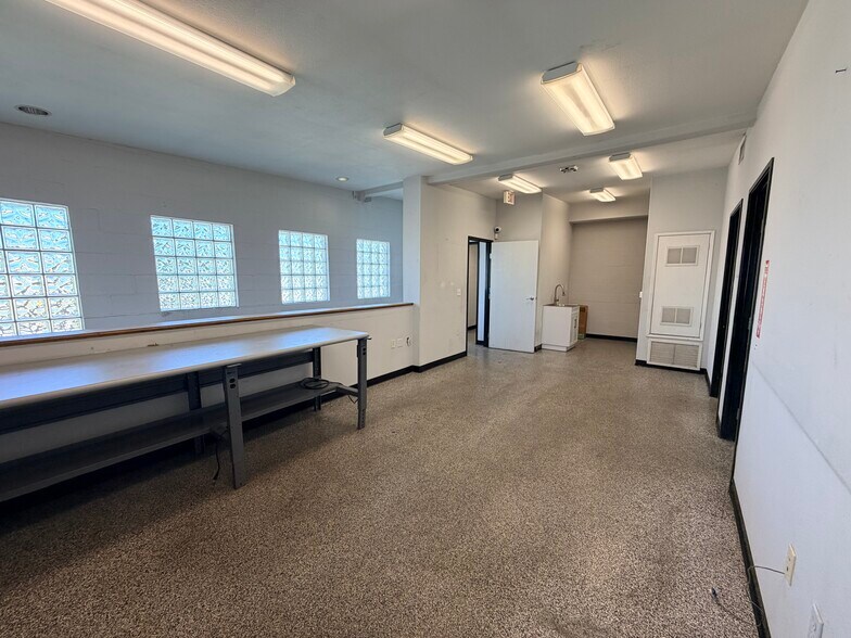More Photos Of 2165 Gaylord St, Long Beach Warehouse For Lease