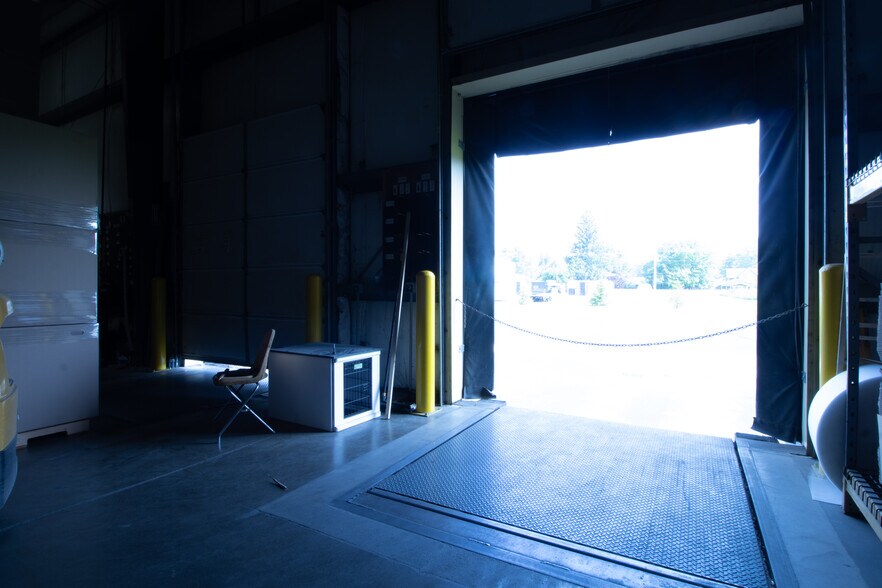 More Photos Of 507 Demoss Ave, Arcadia Industrial For Sale