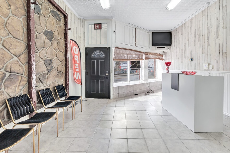 More Photos Of 6 Woodward Ave, Norwalk General Retail For Sale