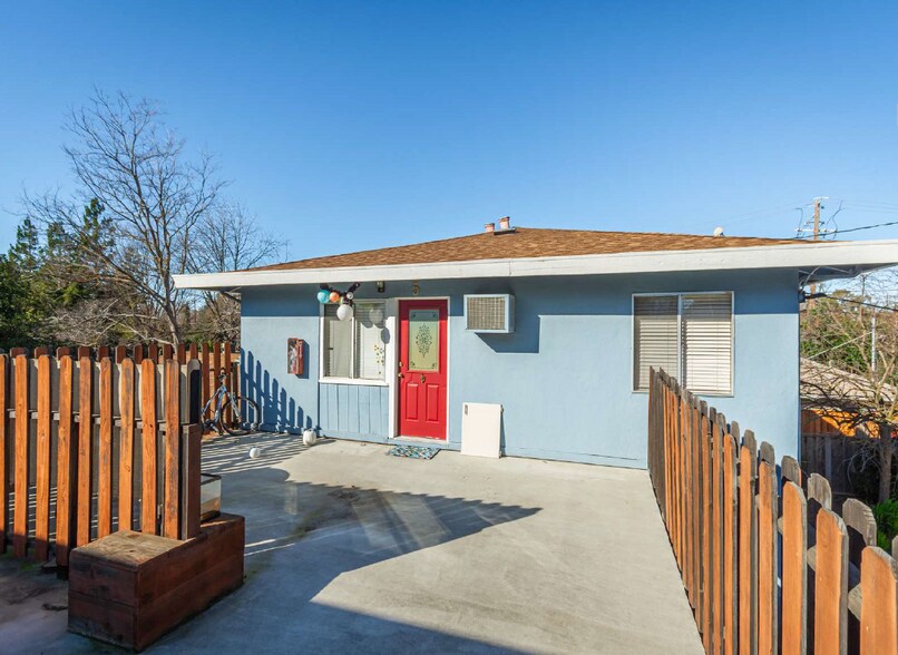 More Photos Of 828 D St, Davis Apartments For Sale