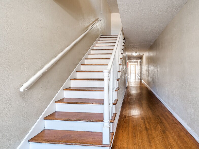 More Photos Of 2037 NW 26th St, Oklahoma City Apartments For Sale