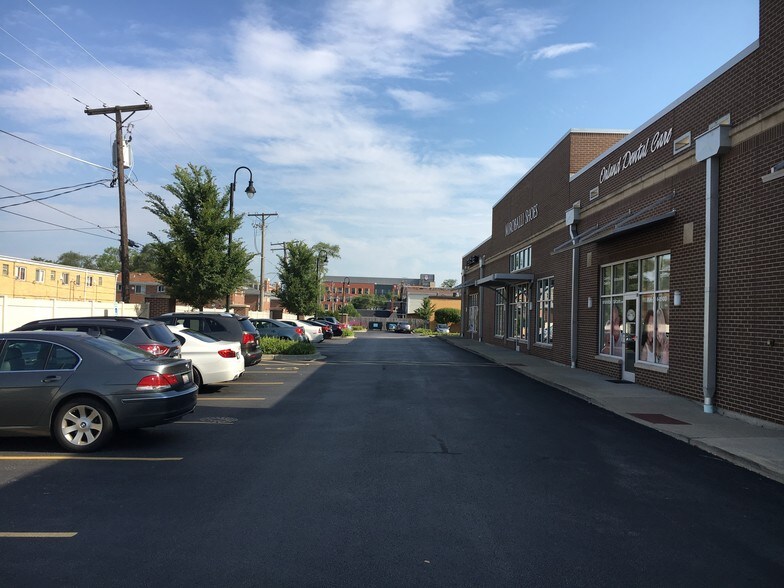 More Photos Of 14360 S LaGrange Rd, Orland Park Storefront For Lease