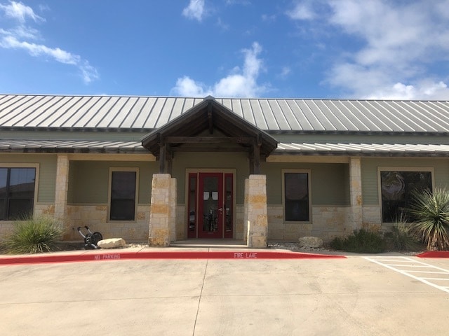 More Photos Of 2410 Hunter Rd, San Marcos Office For Lease