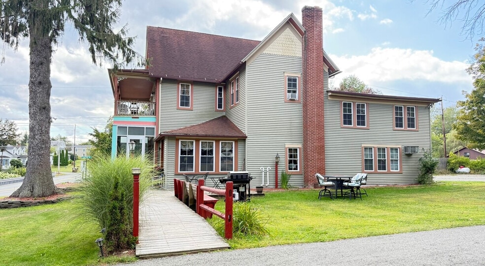 More Photos Of 87 Milanville Rd, Beach Lake Hotel For Sale