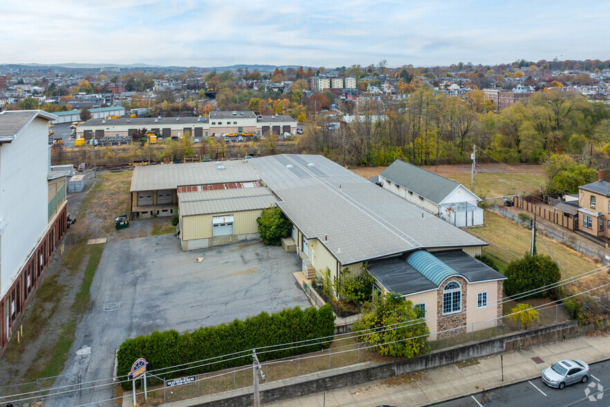 Primary Photo Of 500 N 8th St, Reading Warehouse For Lease