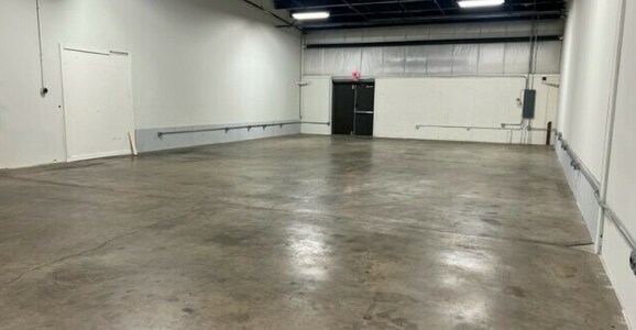 More Photos Of 11416 Kiley Dr, Huntley Warehouse For Sale