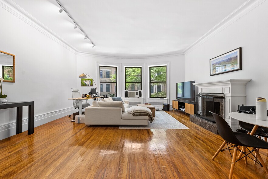More Photos Of 311 W 78th St, New York Apartments For Sale