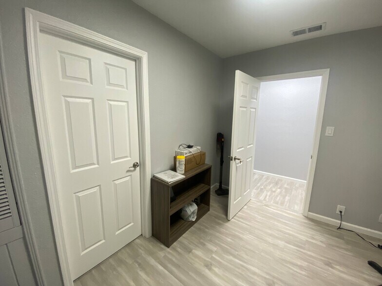 More Photos Of 128 E Buena Vista St, Barstow Office For Lease
