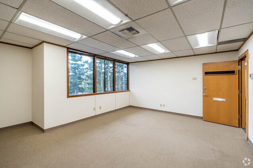 More Photos Of 12334 Northup Way, Bellevue Unknown For Sale