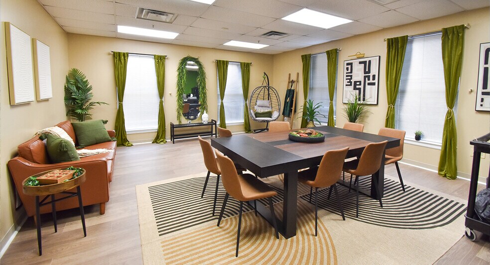 More Photos Of 4301 9th St SE, Washington Office For Sale