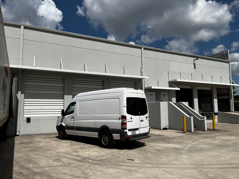 More Photos Of 7860 NW 46th St, Doral Warehouse For Lease