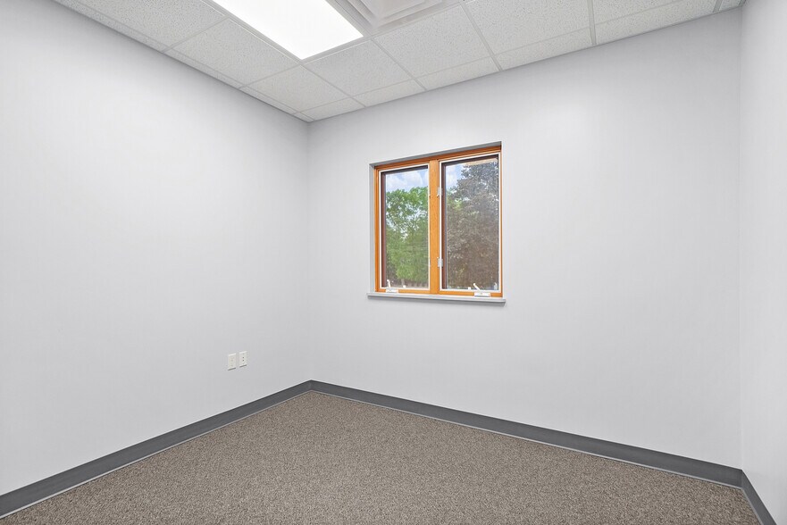 More Photos Of 1416 44th St SW, Wyoming Medical For Sale