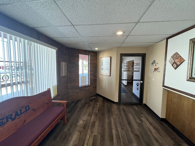 More Photos Of 333 E Main St, Hermiston Office Residential For Sale