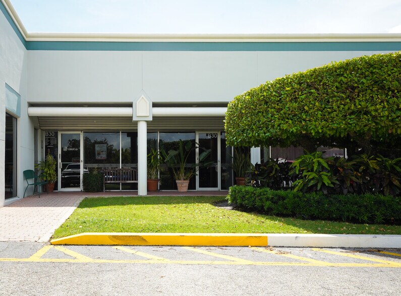 More Photos Of 3350 NW 2nd Ave, Boca Raton Flex For Lease