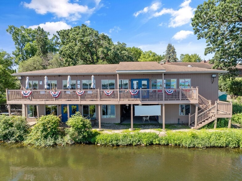 More Photos Of 406 9th St NE, Waseca Restaurant For Sale