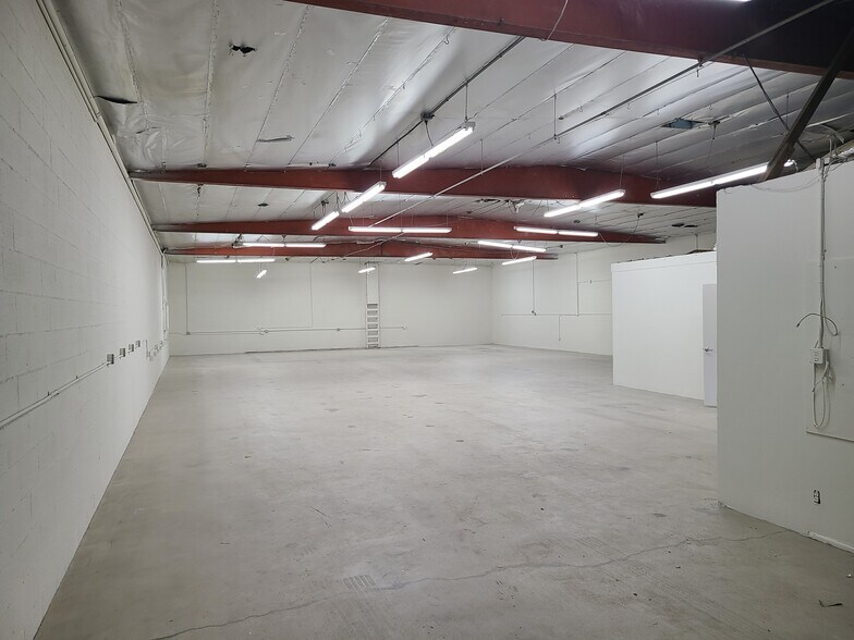 More Photos Of 5533 Satsuma Ave, North Hollywood Warehouse For Sale