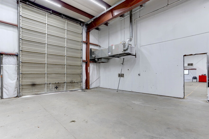 More Photos Of 1210 S El Paso St, Colorado Springs Warehouse For Lease