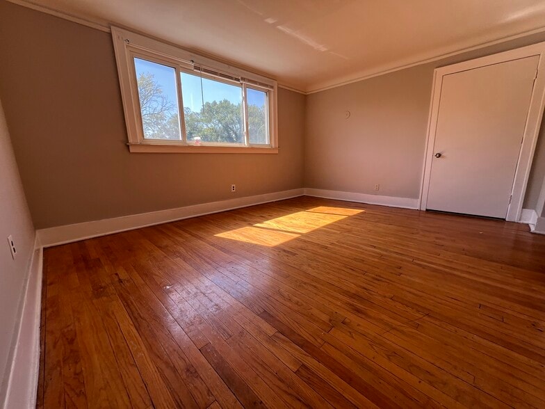 More Photos Of 12048 Meyers Rd, Detroit Multifamily For Sale