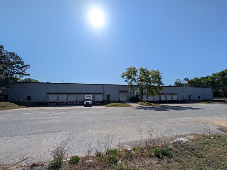 More Photos Of 1023 Legrand Blvd, Charleston Warehouse For Lease