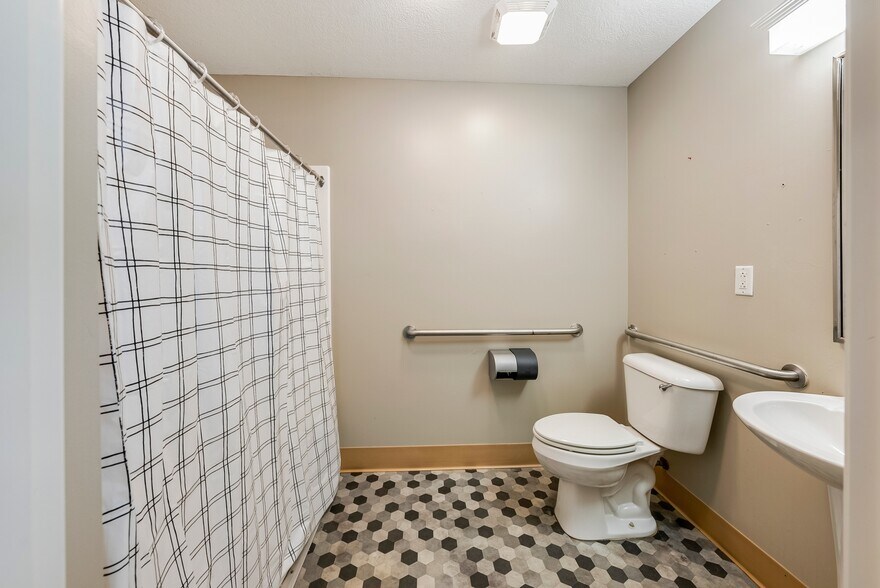 More Photos Of 80 Miller St, Centerburg Congregate Senior Housing For Lease