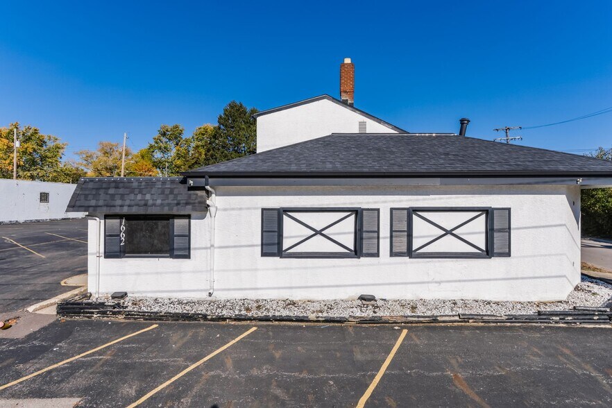 More Photos Of 1662 W Mound St, Columbus Restaurant For Sale