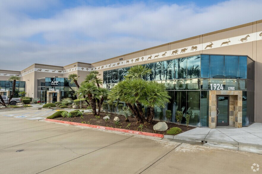 More Photos Of 2037-2077 S Vineyard Ave, Ontario Unknown For Lease