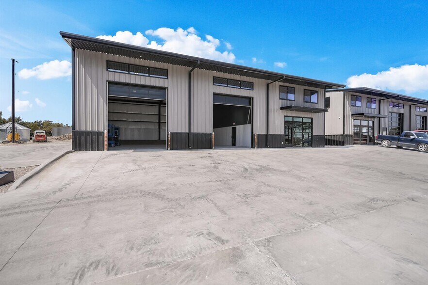 More Photos Of 451 Farrell Rd, Dripping Springs Unknown For Lease