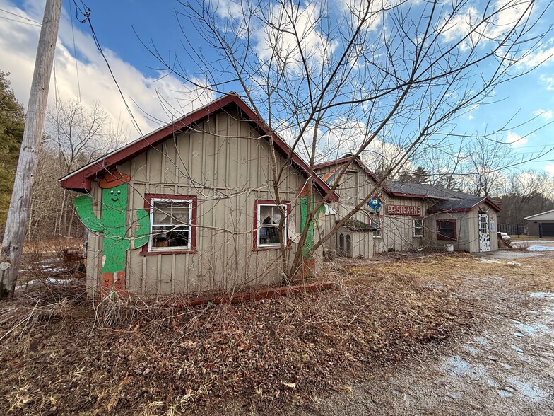 More Photos Of 137 Southbridge Rd, Charlton Warehouse For Sale