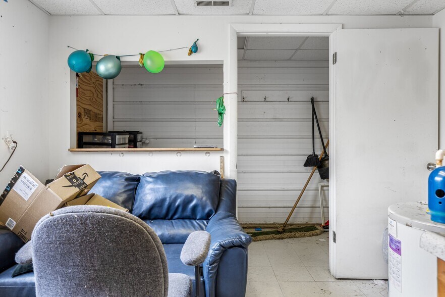 More Photos Of 99 Roper Dr, Park Hills Self Storage For Sale