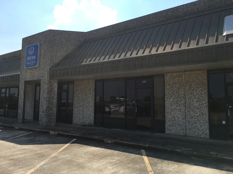 More Photos Of 400 N 11th St, La Porte Unknown For Lease