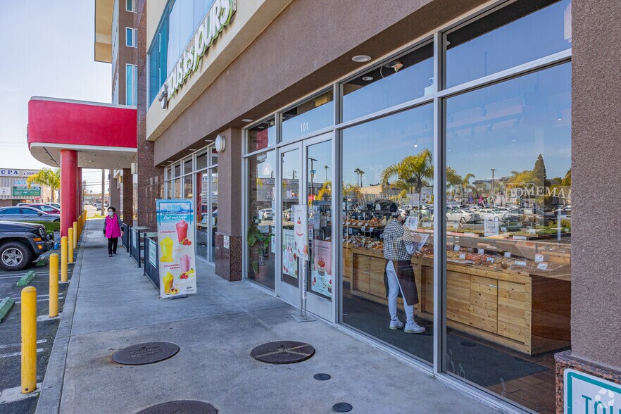 More Photos Of 9618-9622 Garden Grove Blvd, Garden Grove Unknown For Lease