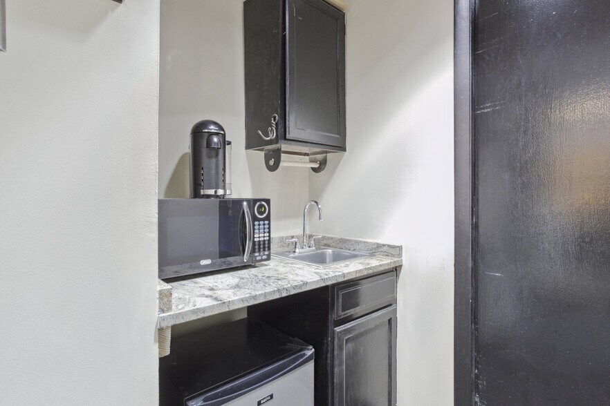 More Photos Of 1601 Arapahoe St, Denver Office For Sale