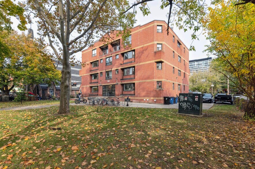 More Photos Of 99 Bellevue Ave, Toronto Multifamily For Sale