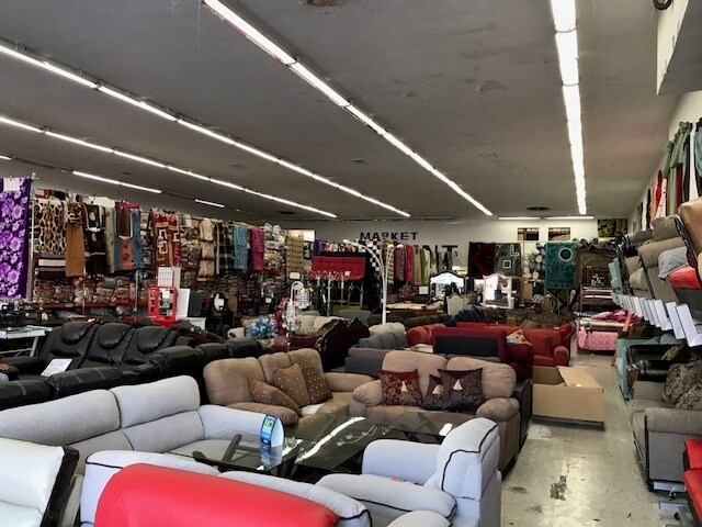 More Photos Of 215-217 S Market St, Inglewood Storefront For Lease