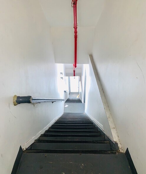 More Photos Of 98 Moore St, Brooklyn Storefront Retail Residential For Sale