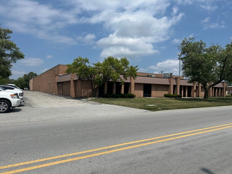 More Photos Of 510 W 172nd St, South Holland Manufacturing For Lease