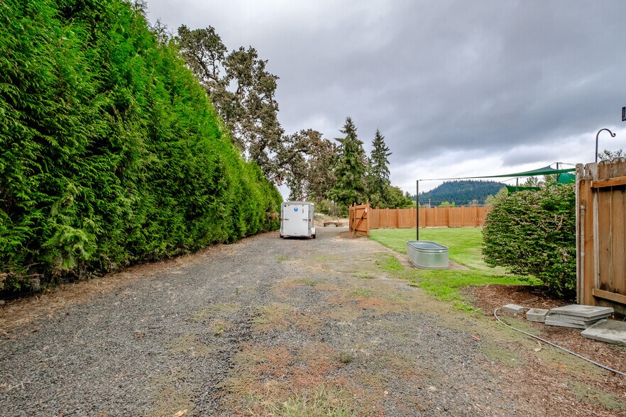 More Photos Of 3980 S Santiam Hwy, Lebanon Land For Sale