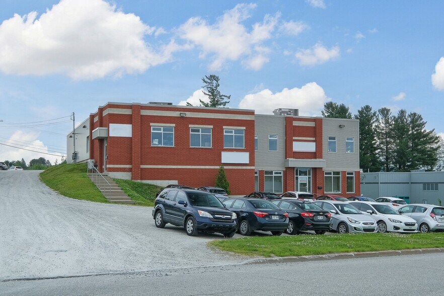 Primary Photo Of 4173-4175 Rue Lesage, Sherbrooke Manufacturing For Sale
